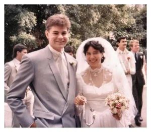 45 Fascinating Photos Flashing Back To Weddings Of The 1980s