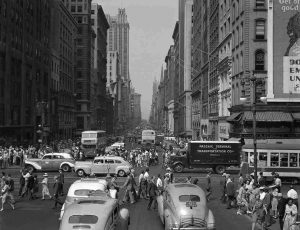 Exploring The Vibrant Scene Of 1940s New York City Through Mesmerizing Photos (80+ Pics)