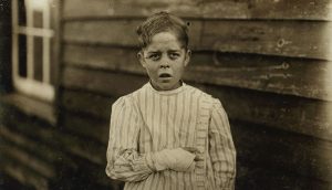 50 Gruesome Photos From The 1900s Revealing The Brutal Reality Of Child Labor Before Its Abolition